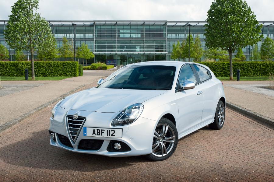  Alfa Romeo Giulietta (940) 2014 года  (UK) (фото 24 из 54)